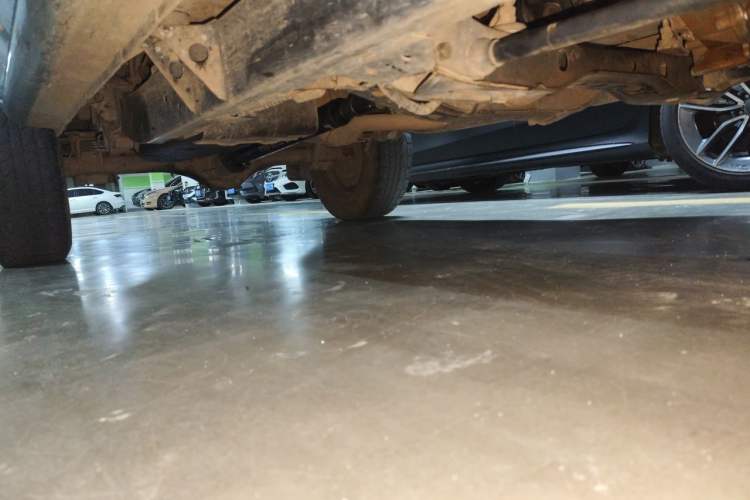 Used Dongfeng Ruichi 2018 2.5T Diesel 4x4 Standard Version ZD25T5 Chassis Front Right