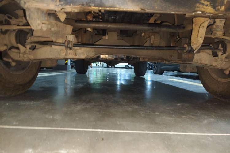 Used Dongfeng Ruichi 2018 2.5T Diesel 4x4 Standard Version ZD25T5 Chassis Front