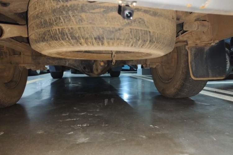 Used Dongfeng Ruichi 2018 2.5T Diesel 4x4 Standard Version ZD25T5 Chassis Rear