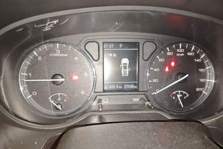 Used Dongfeng Ruichi 2018 2.5T Diesel Two-Wheel Drive Standard Version with Long Cargo Bed – ZD25T5 Instrument Cluster