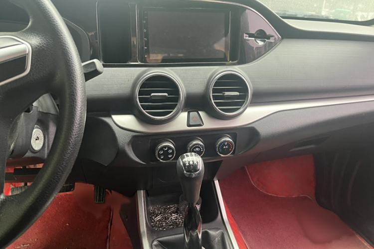 Used Dongfeng Ruichi 2018 2.4L Gasoline Two-Wheel Drive Standard Version ZG24 Interior 1