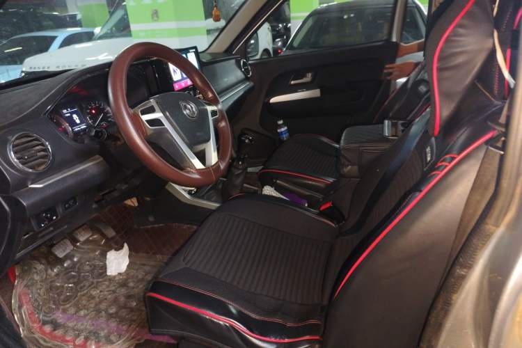 Used Dongfeng Ruichi 2018 2.5T Diesel 4x4 Standard Version ZD25T5 Left Front Seat