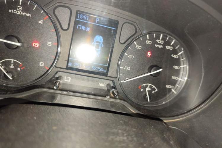 Used Dongfeng Ruichi 2018 2.5T Diesel 4x4 Standard Version ZD25T5 Odometer Close Up