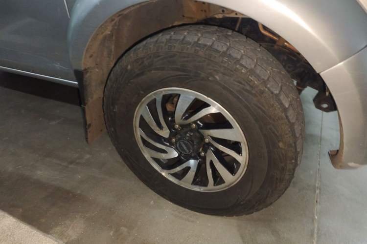 Used Dongfeng Ruichi 2018 2.5T Diesel 4x4 Standard Version ZD25T5 Right Front Wheel Hub