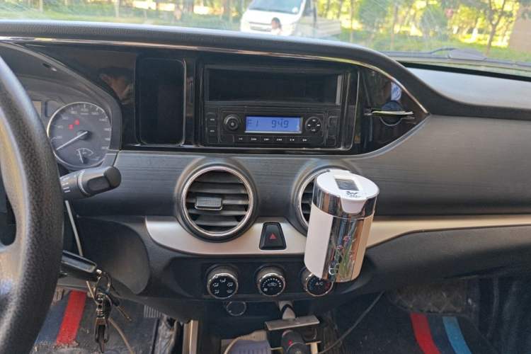 Used Dongfeng Ruichi 2018 2.5T Diesel 4x4 Standard Version ZD25T5 Audio And AC Panel