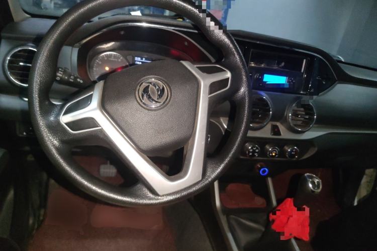 Used Dongfeng Ruichi 2018 2.4L Gasoline Two-Wheel Drive Standard Version ZG24 Center Console