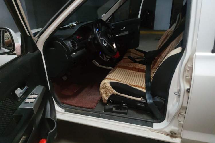 Used Dongfeng Ruichi 2018 2.4L Gasoline Two-Wheel Drive Standard Version ZG24 Driver Seat