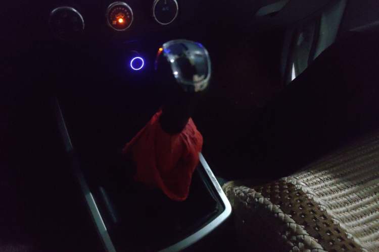 Used Dongfeng Ruichi 2018 2.4L Gasoline Two-Wheel Drive Standard Version ZG24 Gear Lever