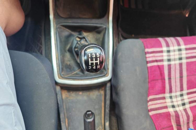 Used Dongfeng Ruichi 2018 2.4L Gasoline 4x4 Standard Version ZG24 Gear Lever