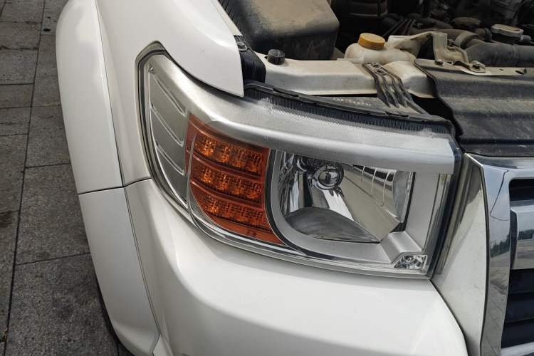 Used Dongfeng Ruichi 2018 2.4L Gasoline 4x4 Standard Version ZG24 Right Front Headlight
