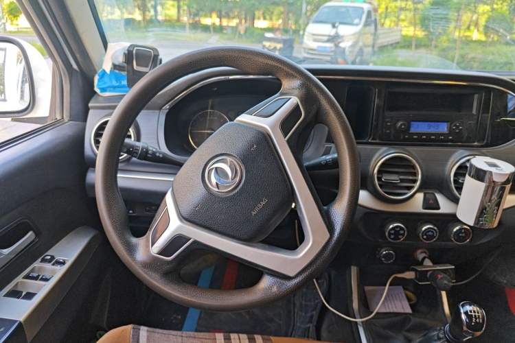 Used Dongfeng Ruichi 2018 2.5T Diesel 4x4 Standard Version ZD25T5 Steering Wheel