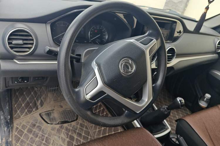 Used Dongfeng Ruichi 2018 2.4L Gasoline 4x4 Standard Version ZG24 Steering Wheel