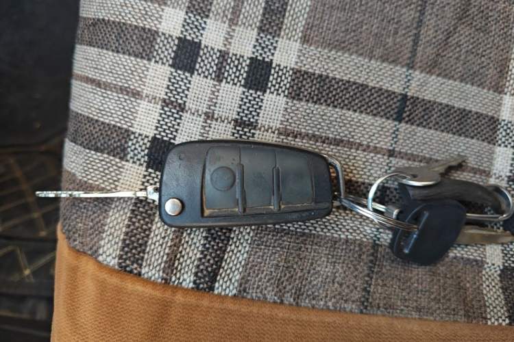 Used Dongfeng Ruichi 2018 2.5T Diesel 4x4 Standard Version ZD25T5 Vehicle Key