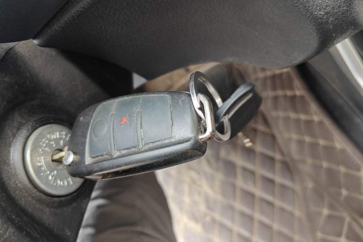 Used Dongfeng Ruichi 2018 2.4L Gasoline 4x4 Standard Version ZG24 Vehicle Key