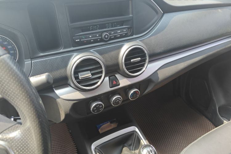 Used Dongfeng Ruichi 2021 2.4L Gasoline Two-Wheel-Drive Base Version with Long Cargo Bed 2TZD Audio And AC Panel