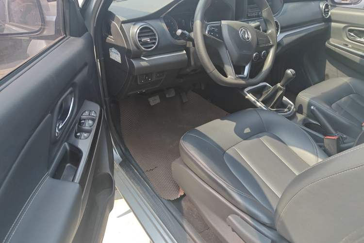 Used Dongfeng Ruichi 2021 2.4L Gasoline Two-Wheel-Drive Base Version with Long Cargo Bed 2TZD Interior 2