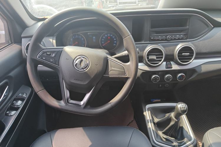 Used Dongfeng Ruichi 2021 2.4L Gasoline Two-Wheel-Drive Base Version with Long Cargo Bed 2TZD Steering Wheel