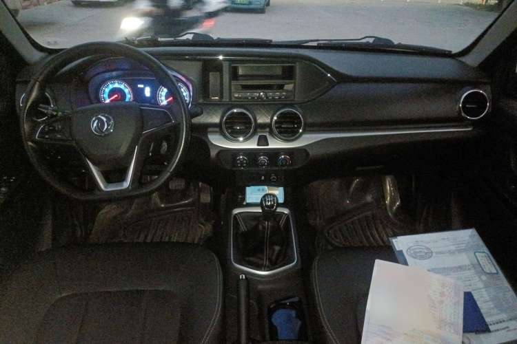 Used Dongfeng Ruichi 2021 2.4L Gasoline Two-Wheel-Drive Base Model for Entrepreneurship Model 2TZD Center Console