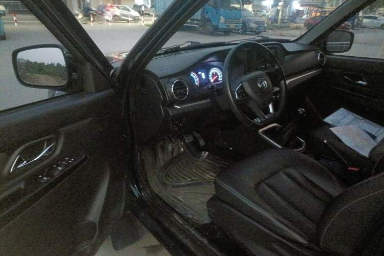 Used Dongfeng Ruichi 2021 2.4L Gasoline Two-Wheel-Drive Base Model for Entrepreneurship Model 2TZD Driver Seat