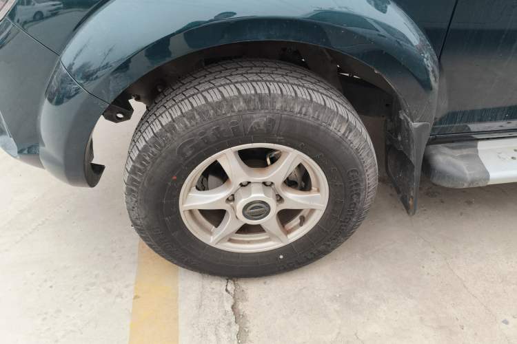 Used Dongfeng Ruichi 2021 2.4L Gasoline Two-Wheel-Drive Base Version with Long Cargo Bed 2TZD Left Front Wheel Hub