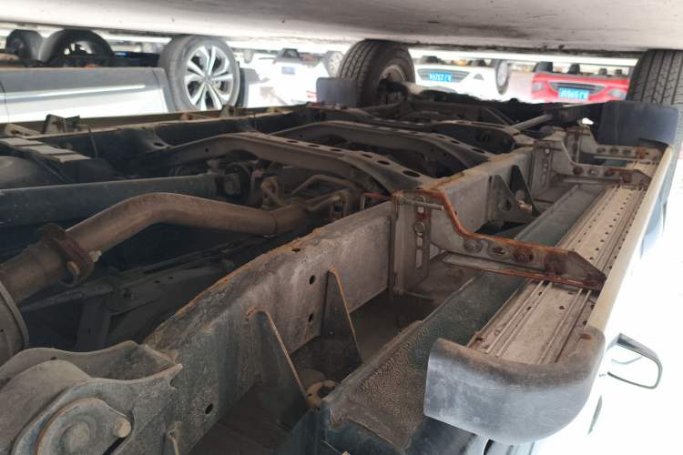 Used Dongfeng Ruichi 2021 2.4L Gasoline Two-Wheel-Drive Base Version with Long Cargo Bed 2TZD Left Side Sill