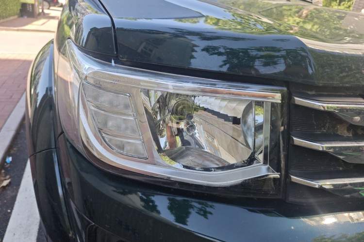 Used Dongfeng Ruichi 2021 2.4L Gasoline Two-Wheel-Drive Base Version with Long Cargo Bed 2TZD Right Front Headlight