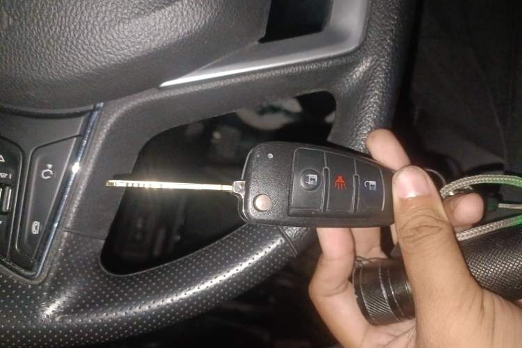 Used Dongfeng Ruichi 2021 2.4L Gasoline Two-Wheel-Drive Base Model for Entrepreneurship Model 2TZD Vehicle Key