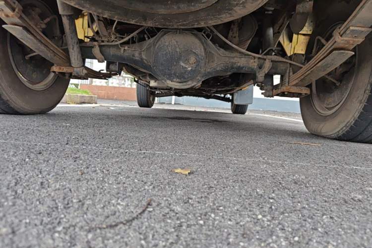 Used Dongfeng Ruichi 2021 2.4T Diesel Two-Wheel Drive Base Version YCY24165-61 Chassis Rear