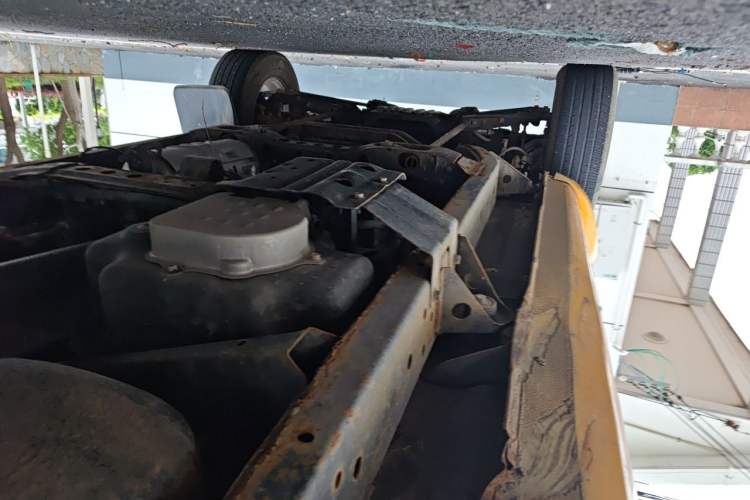 Used Dongfeng Ruichi 2021 2.4T Diesel Two-Wheel Drive Base Version YCY24165-61 Chassis Rear Left