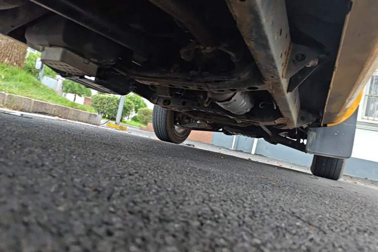 Used Dongfeng Ruichi 2021 2.4T Diesel Two-Wheel Drive Base Version YCY24165-61 Chassis Rear Right