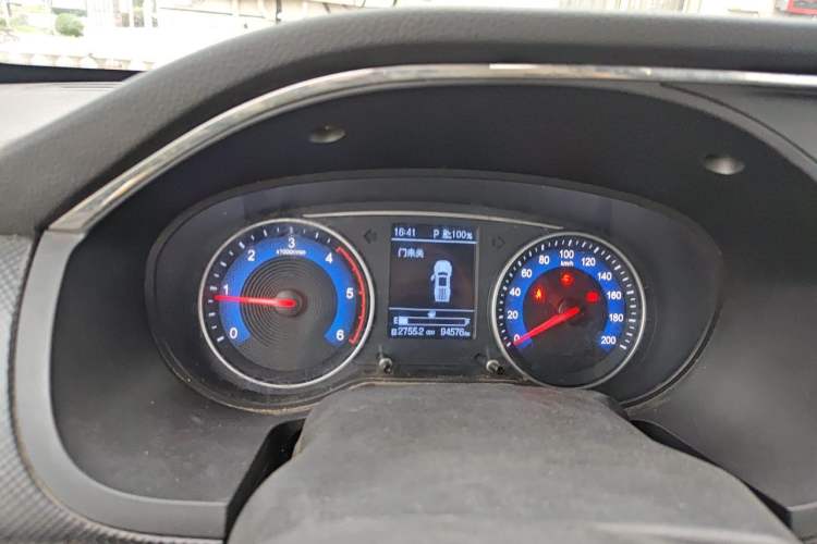 Used Dongfeng Ruichi 2021 2.4T Diesel Two-Wheel Drive Base Version YCY24165-61 Instrument Cluster