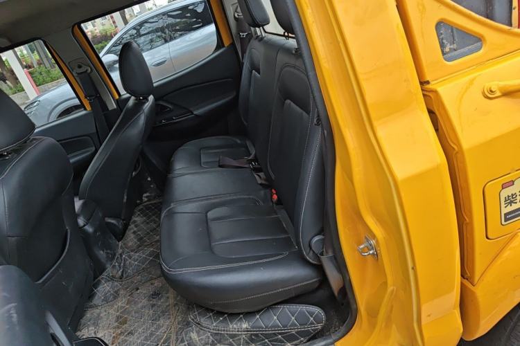 Used Dongfeng Ruichi 2021 2.4T Diesel Two-Wheel Drive Base Version YCY24165-61 Left Rear Seat