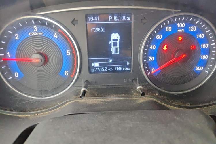 Used Dongfeng Ruichi 2021 2.4T Diesel Two-Wheel Drive Base Version YCY24165-61 Odometer Close Up