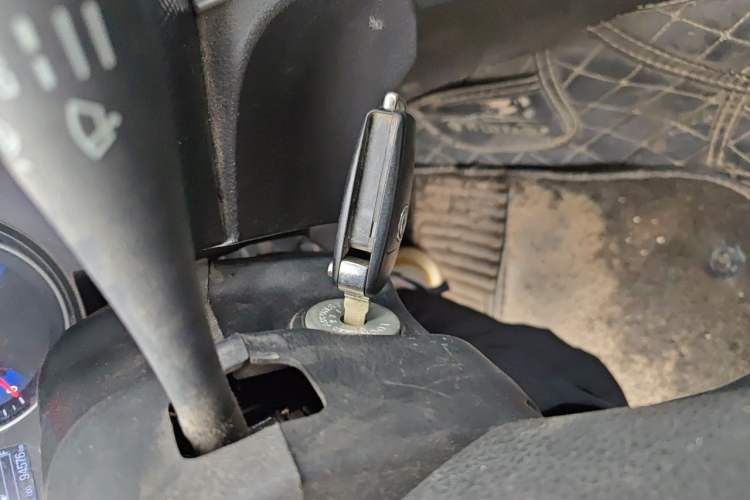 Used Dongfeng Ruichi 2021 2.4T Diesel Two-Wheel Drive Base Version YCY24165-61 Vehicle Key