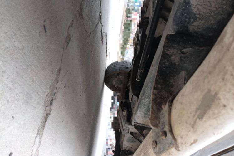 Used Dongfeng Ruichi 2021 2.4T Diesel 4x4 Base Version YCY24165-61 Chassis Front Left