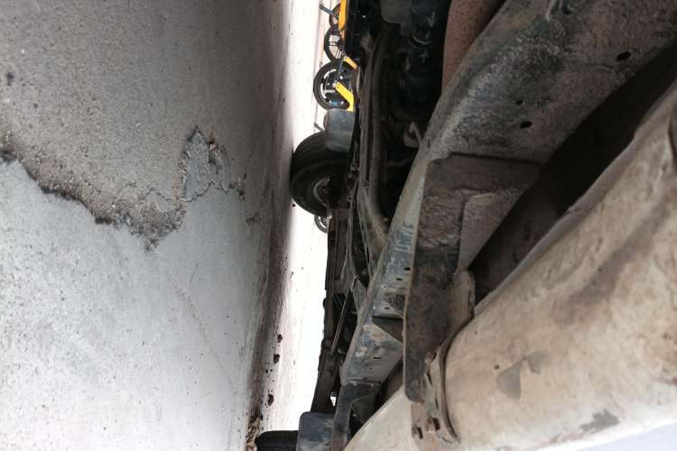 Used Dongfeng Ruichi 2021 2.4T Diesel 4x4 Base Version YCY24165-61 Chassis Rear Right