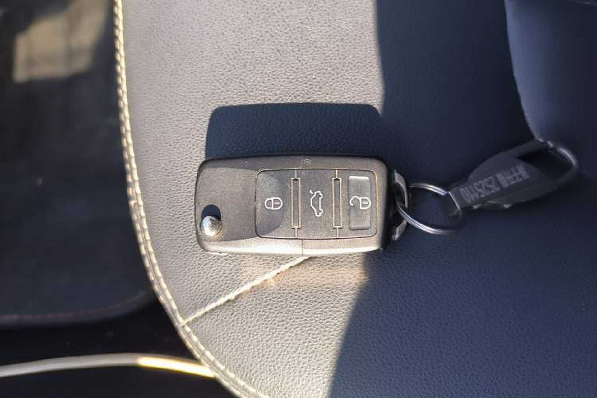 Used Dongfeng Ruichi 2021 2.4T Diesel Two-Wheel Drive Business Edition Long Cargo Bed YCY24165-61 Interior 1