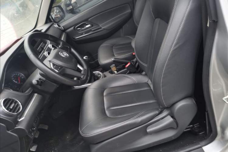 Used Dongfeng Ruichi 2021 2.4L Gasoline Two-Wheel-Drive Base Model for Entrepreneurship Model 2TZD Interior 5