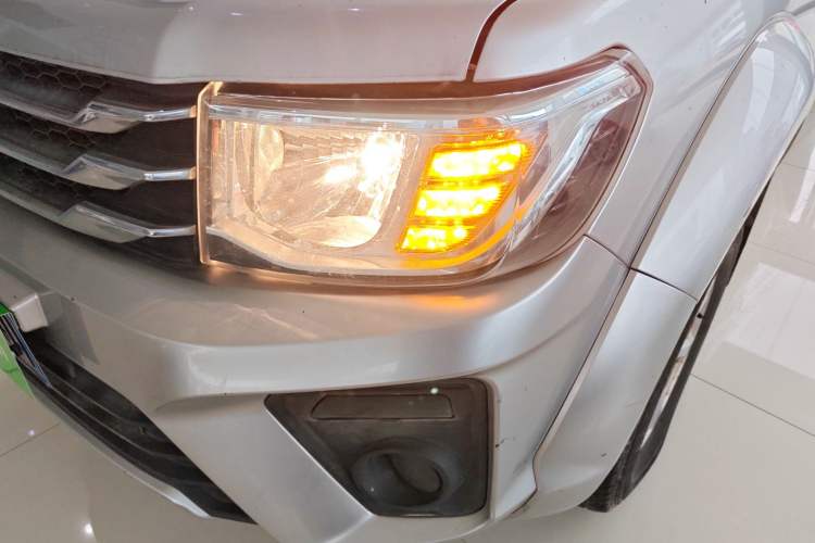 Used Dongfeng Ruichi 2021 2.4T Diesel Two-Wheel Drive Business Edition Long Cargo Bed YCY24165-61 Left Front Headlight