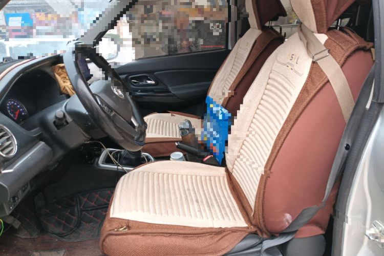 Used Dongfeng Ruichi 2021 2.4T Diesel 4x4 Base Version YCY24165-61 Left Front Seat