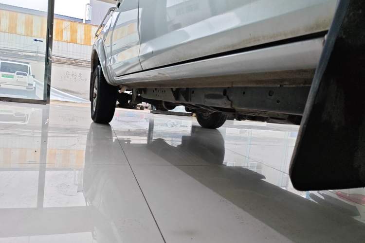 Used Dongfeng Ruichi 2021 2.4T Diesel Two-Wheel Drive Business Edition Long Cargo Bed YCY24165-61 Right Side Sill