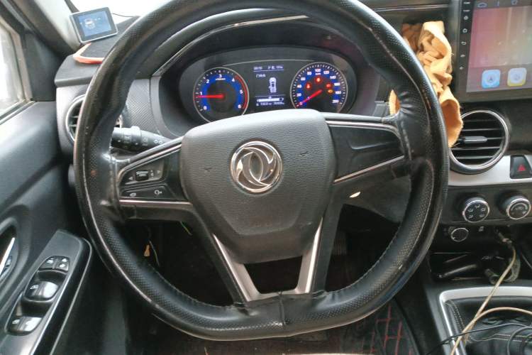 Used Dongfeng Ruichi 2021 2.4T Diesel 4x4 Base Version YCY24165-61 Steering Wheel