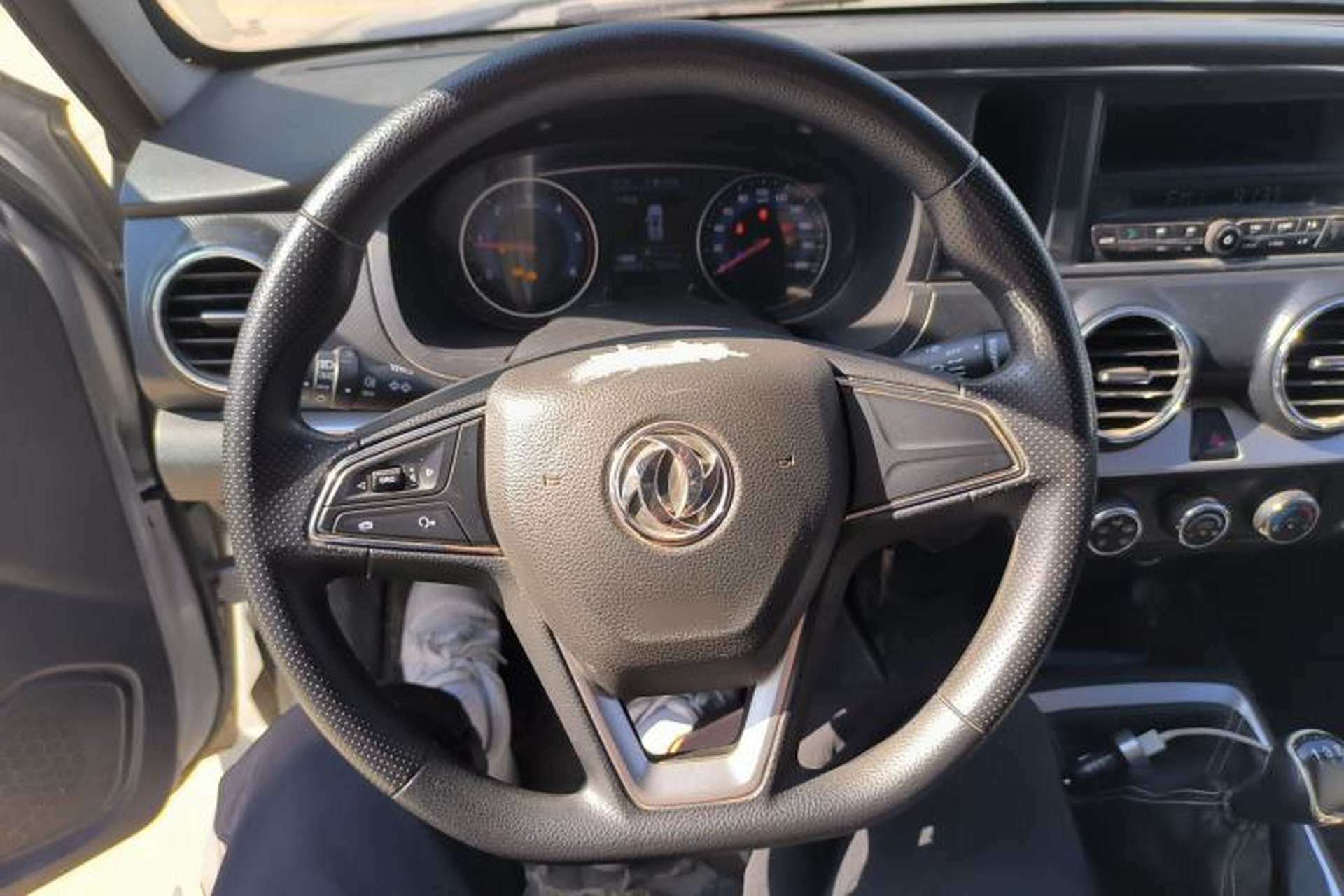 Used Dongfeng Ruichi 2021 2.4T Diesel Two-Wheel Drive Business Edition Long Cargo Bed YCY24165-61 Steering Wheel
