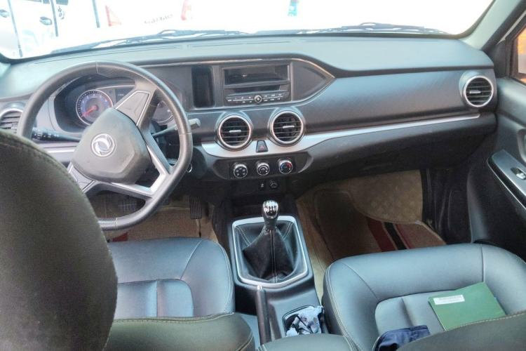 Used Dongfeng Ruichi 2021 2.4L Gasoline Two-Wheel-Drive Base Version with Long Cargo Bed 2TZD Center Console
