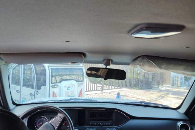 Used Dongfeng Ruichi 2021 2.4L Gasoline Two-Wheel-Drive Base Version with Long Cargo Bed 2TZD Headliner