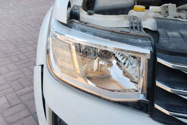 Used Dongfeng Ruichi 2021 2.4L Gasoline Two-Wheel-Drive Base Version with Long Cargo Bed 2TZD Right Front Headlight