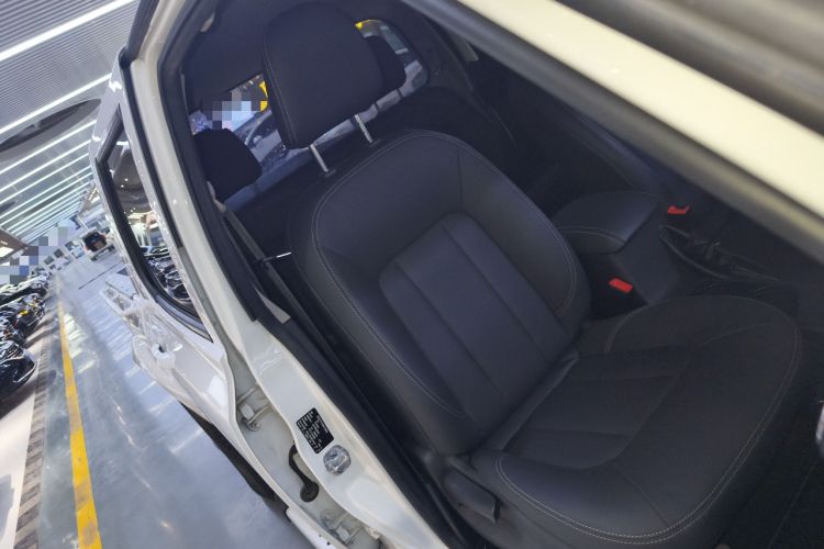 Used Dongfeng Ruichi 2021 2.4L Gasoline Two-Wheel-Drive Base Version with Long Cargo Bed 2TZD Right Front Seat