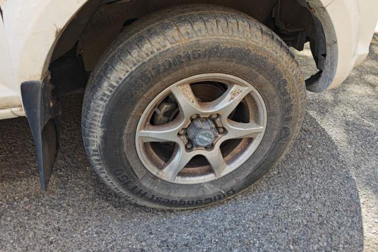 Used Dongfeng Ruichi 2021 2.4L Gasoline 4x4 Base Model with Long Cargo Bed 2TZD Right Front Wheel Hub