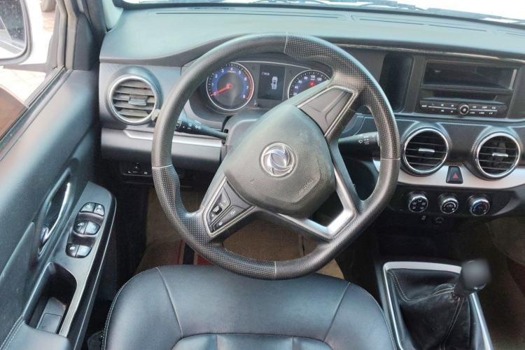 Used Dongfeng Ruichi 2021 2.4L Gasoline Two-Wheel-Drive Base Version with Long Cargo Bed 2TZD Steering Wheel