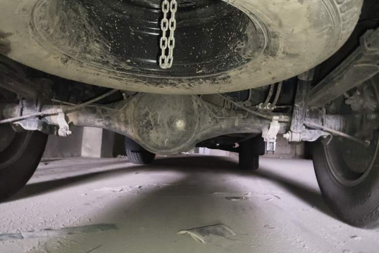 Used Dongfeng Ruichi 2023 2.4L Gasoline Two-Wheel-Drive Base Model for Entrepreneurship Model 2TZH Chassis Rear Right